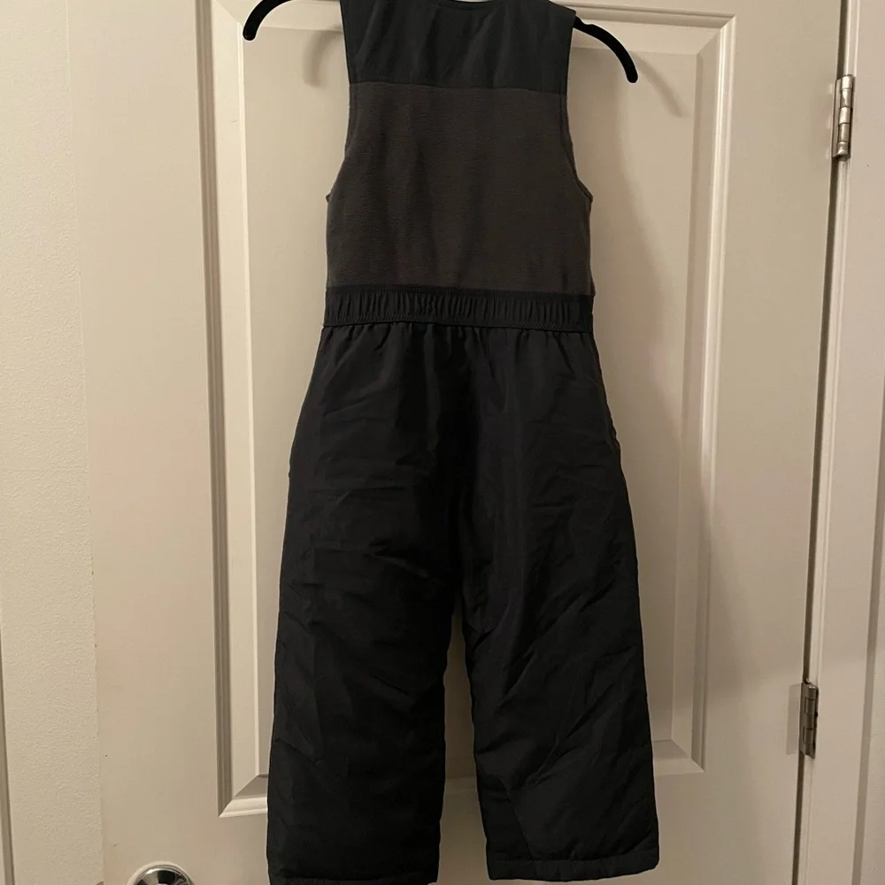Snozu Kids grey orange Snowsuit Snow Bibs Size 5 Small Excellent Condition